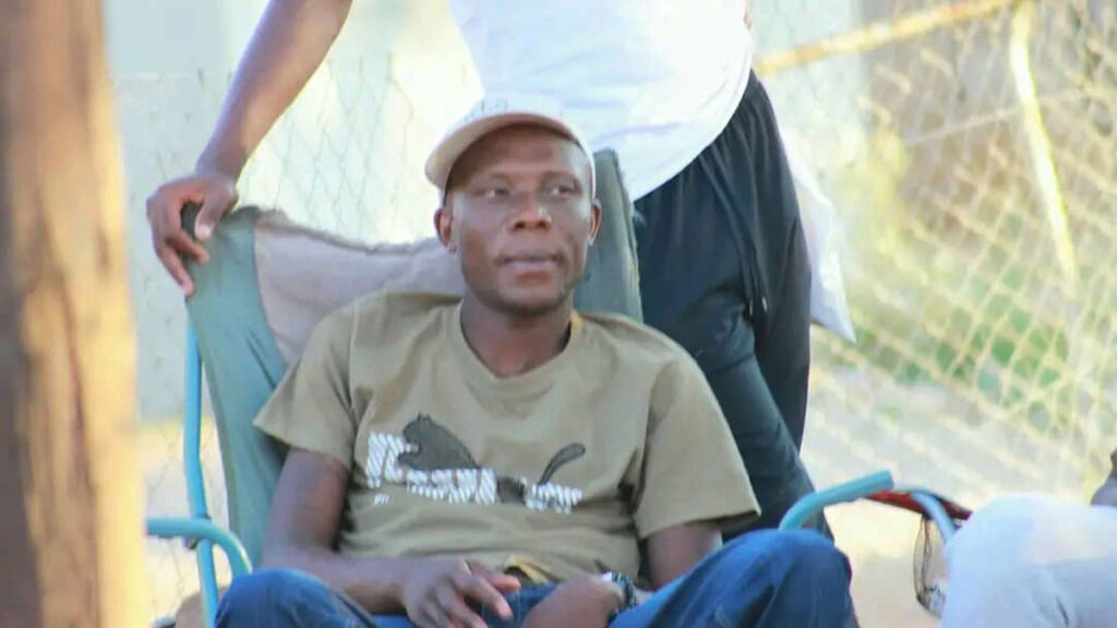 Suspected shoes thief meets crisly end - Vimarsana News