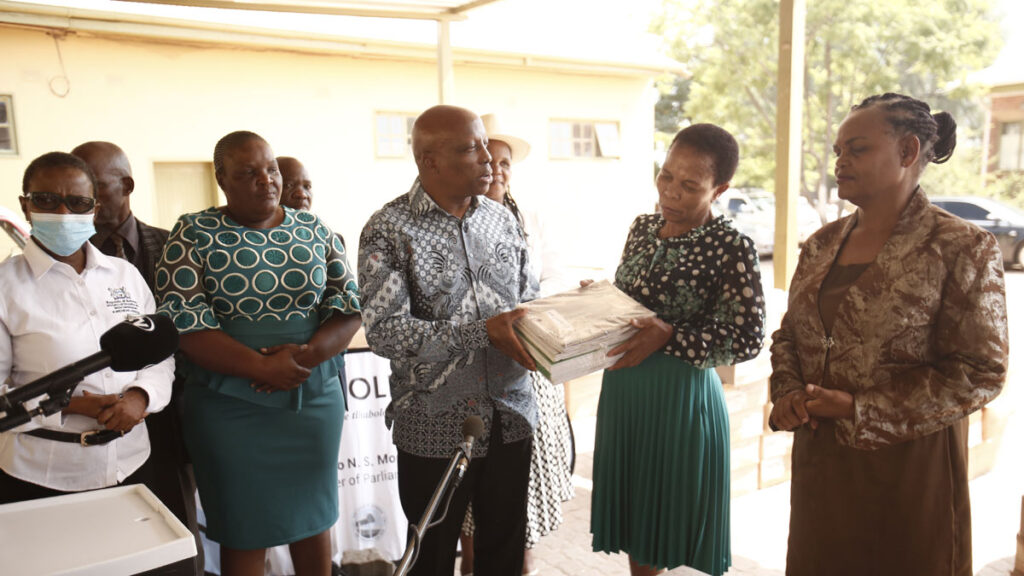 Paper 4 Africa donates books - Vimarsana News