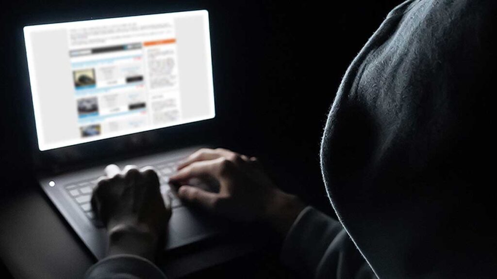 Online scammers swindle lecturer of over P58k - Vimarsana News