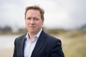 De Beers halts online auction sales