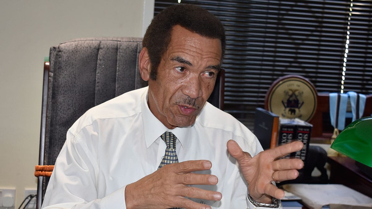 Khama to miss Kgosi's funeral