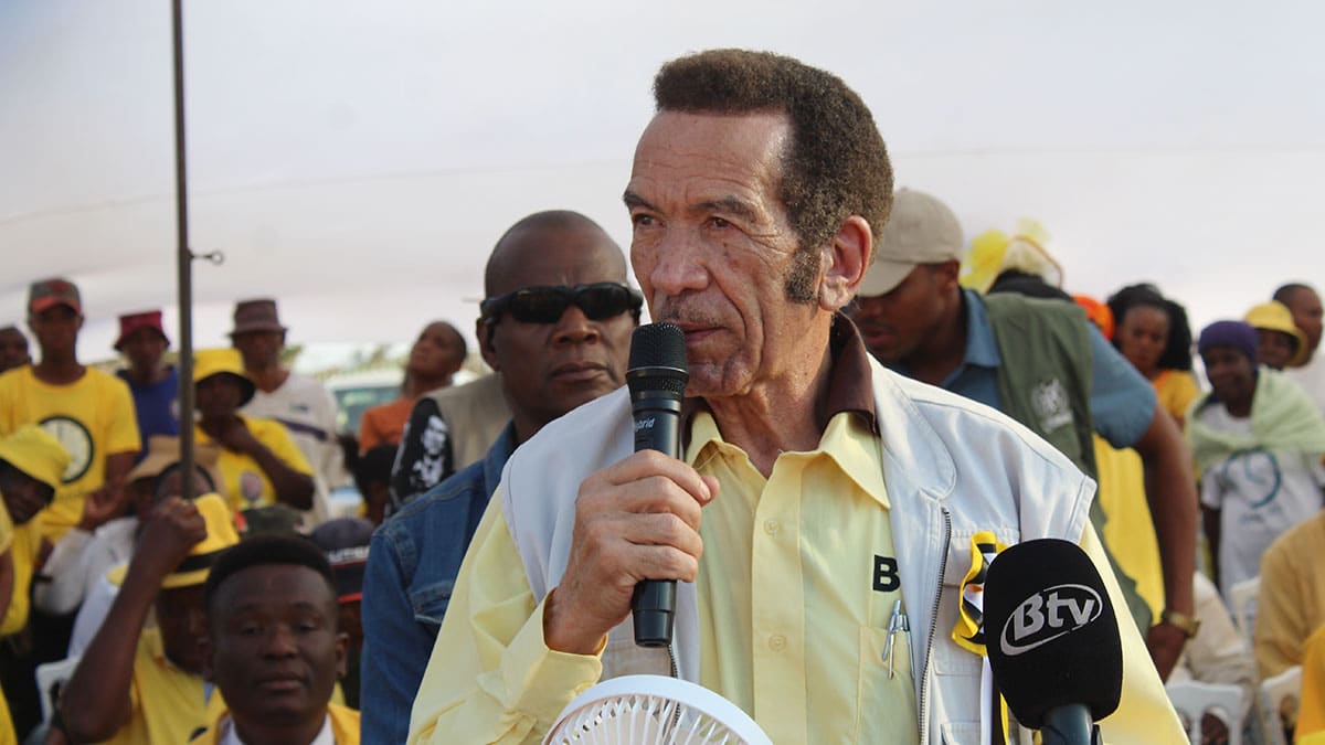 Khama warns of possible election rigging